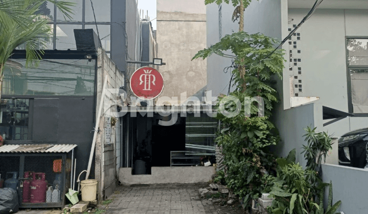 RUMAH STRATEGIS DEPAN JALAN RAYA KEBAYORAN BARU JAKARTA SELATAN 1