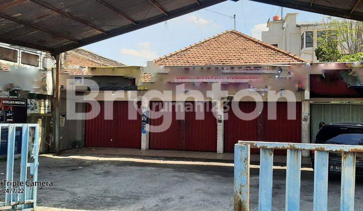 RUMAH DI PINGGIR JALAN RAYA TENGAH KOTA 1