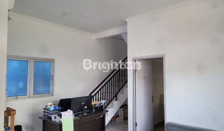 RUMAH 2 LANTAI  BERSIH TERAWAT DI PERUMAHAN REGENCY 2