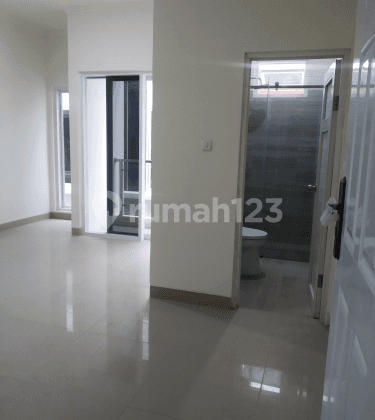 rumah mewah strategis 2lt shm bebas banjir 1