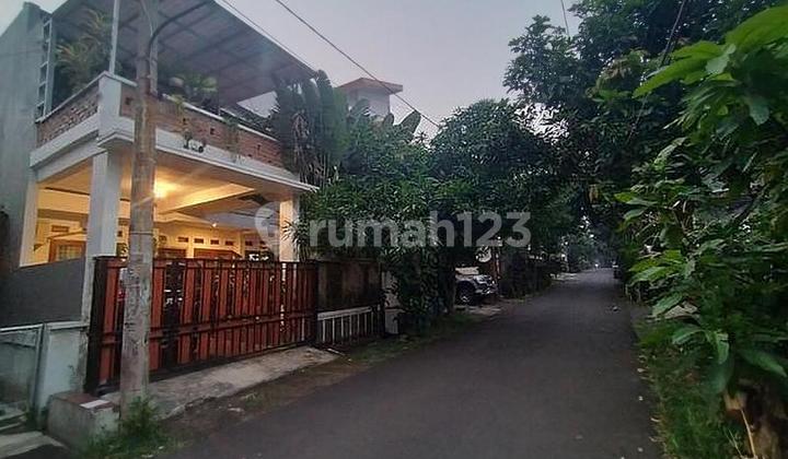 Rumah di Tole Iskandar Pancoran Mas, Dalam Komplek, Lahan Luas, Siap Huni Rumah di Tole Iskandar Pancoran Mas, Dalam Komplek, Lahan Luas, Siap Huni