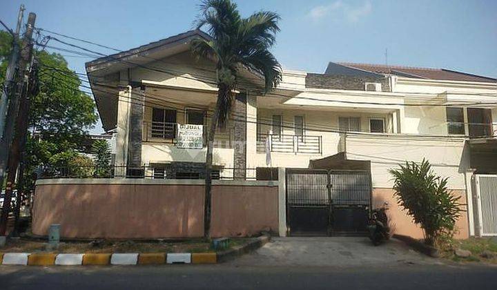 Rumah hoek 2 Lt Dijual di Taman Semanan Indah 1