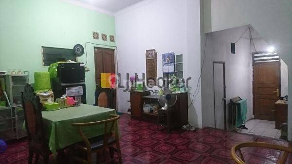 Rumah Hook Komersial Hitung Tanah cocok untuk Kost dan Kios di Tomang Jakarta Barat 2