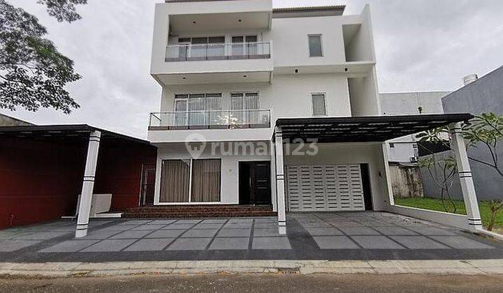 Dijual Rumah Mewah dekat akses toll, ada kolam renang cluster Sutera Palma Alam Sutera 1