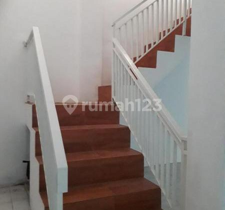For Sale: Bima Fajar Hook 2-Story House, Land Area 260M2, Only 100M to Grandwisata Bekasi Mosque