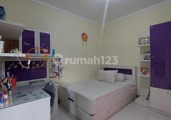 Dijual Rumah 2 Lantai 4 Kamar 700 M Dari mall Living World Grandwisata Bekasi 2