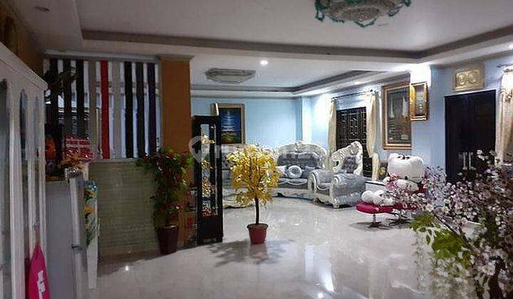 Dijual Rumah 2 Lantai Luas 250m2 memiliki 4Kamar 200 m Dari Mall Living World Grandwisata Bekasi 1