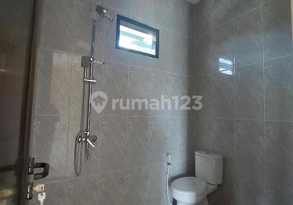 Dijual Rumah Hook 2 Lantai Luas 180M2 Kamar 3 Hanya 50M Dari Toll Tambun Grandwisata Bekasi 2