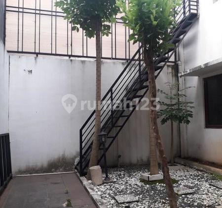 Di sewakan rumah minimalis 4 kamar furnished 50 meter dari mall living world grandwisata Bekasi 2