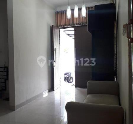 Di sewakan rumah minimalis 4 kamar furnished 50 meter dari mall living world grandwisata Bekasi Di sewakan rumah minimalis 4 kamar furnished 50 meter dari mall living world grandwisata Bekasi