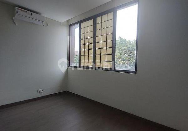 Disewakan Rumah semi furnished  Lippo cikarang Bekasi 2