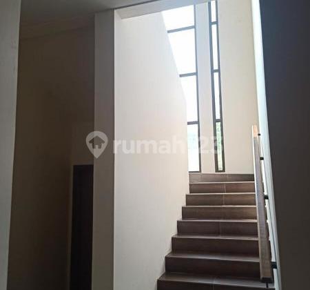 Rumah Cantik Cluster De Brassia kawasan De Park BSD 2