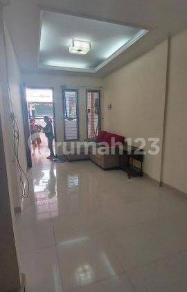 Rumah 2.5 Lantai di Greenvile Blok AB, Jakarta Barat 2