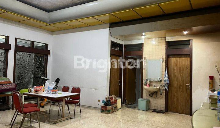 RUMAH SEMI FURNISH DEKAT PASAR GEDE DAN BALAI KOTA SOLO 2