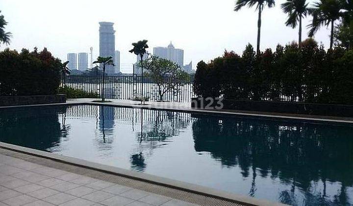 kolam renang dijual segera rumah di cluster