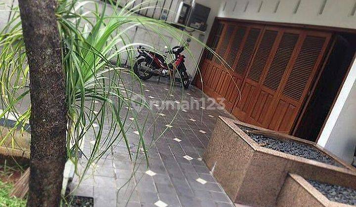 Rumah di Menteng lokasi elit jual hitung tanah aja 1