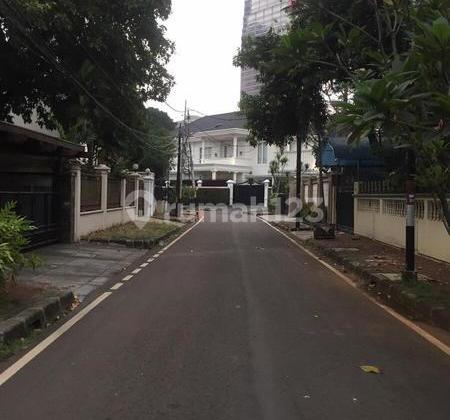 Rumah di Menteng Jl Irian Jakarta Pusat Lokasi Tenang dan Elit