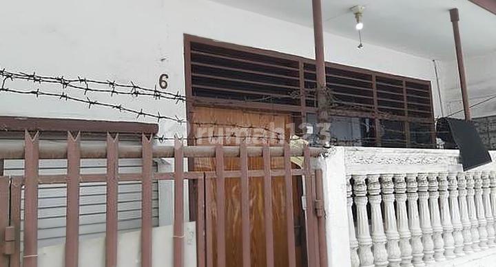 Price-dropped house in Batu Tulis, Central Jakarta Price-dropped house in Batu Tulis, Central Jakarta