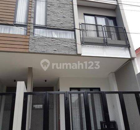 Rumah baru siap pakai di Petojo Selatan Jakarta Pusat 1