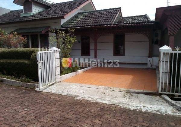 Dijual Rumah Villa di Villa Green Apple Puncak Gadog Pacet Jawa Barat 1