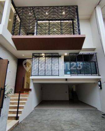 Rumah Bagus 2 lantai di Kemang, Jakarta Selatan 1