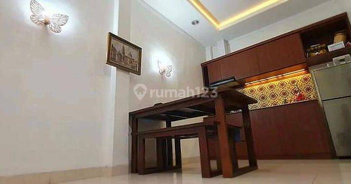 Rumah di Graha raya bintaro tangerang Banten 2