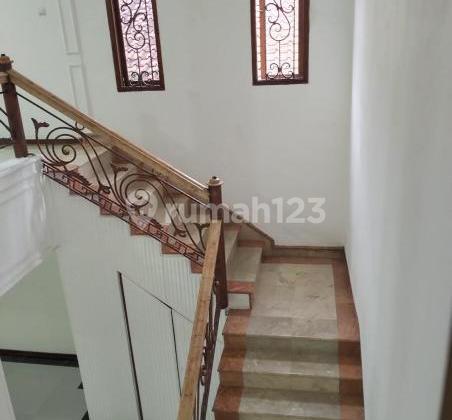 Rumah Mewah full marmer harga murah tengah kotaakses 2 mobil 