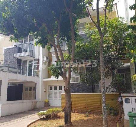 Rumah Split Level Di Grand Wisata Cluster East Esplanade 1