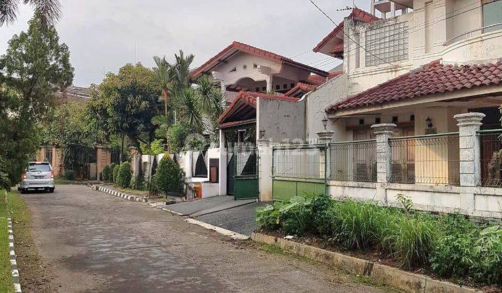 Rumah Tua dengan Bangunan Kokoh dan Lingkungan Asri @Megapolitan Cinere 2