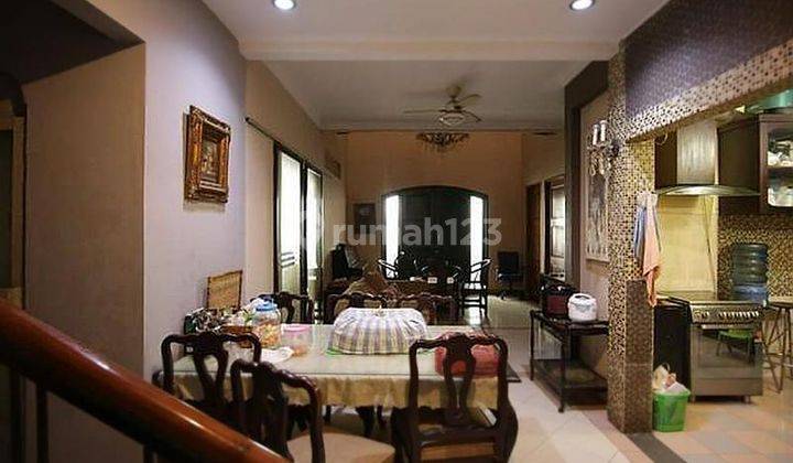 Rumah 2 Lantai Bagus Semi Furnished Sertifikat Hak Milik di Dasa V, Jakarta Selatan 1