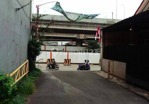 Rumah Lama Hitung Tanah Depan Exit Tol Becakayu 2