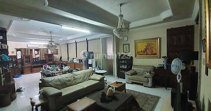 Rumah tanah luas classic Di Tebet Barat Jakarta Selatan 2