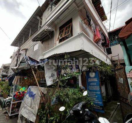 Dijual rumah di jatinegara cocok untuk kos2 an dan usaha 1