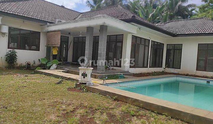 cepat rumah lama di Kemang Ada pool 1