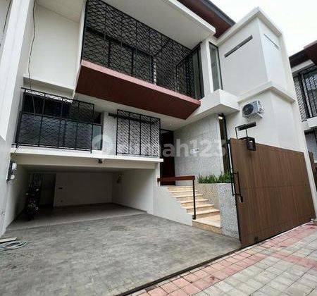 rumah lux baru modern tropical dalam town house kemang 1