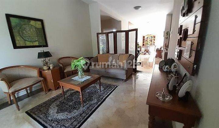 Dijual murah rumah asri  2 lantai SHM dalam komplek Cinere 2