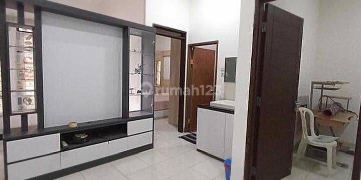 RUMAH SIMPEL KLASIK FURNISHED DI TAMAN HOLIS INDAH 2