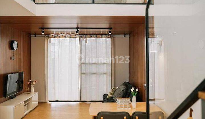 RUMAH DENGAN STYLE OPEN CONCEPT DAN UDARA PEGUNUNGAN YANG SEJUK VILLA TRINITI 1