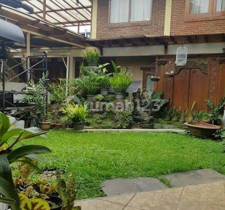 Rumah Klasik Terawat Di Cigadung Dago Bandung  1