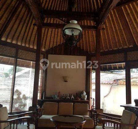 Rumah Klasik Terawat Di Cigadung Dago Bandung  2