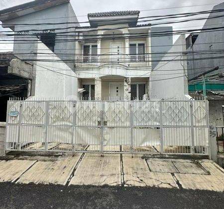 Rumah Tinggi 1 Mtr 2,5 Lantai, Siap Huni 2