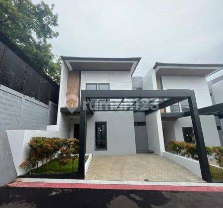 Rumah Modern Minimalis di Setraduta Casa Grande Lokasi Prime 1