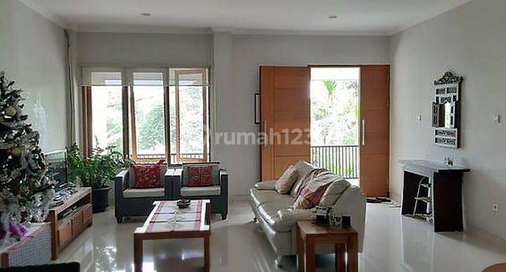 Rumah Villa Hill View Dago Pakar Bandung 1