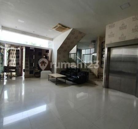 4 Bedrooms Rumah Citra Garden, Jakarta Barat, DKI Jakarta 2