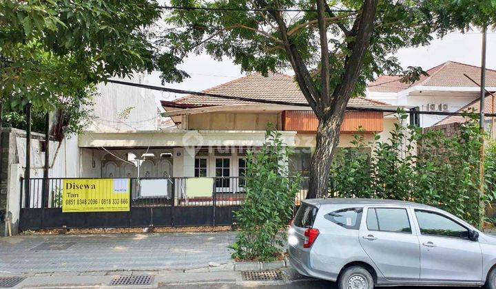 Rumah di Raya Dharmahusada Indah Surabaya Timur, Commercial Area untuk Kantor dan Resto, Parkiran Luas 2