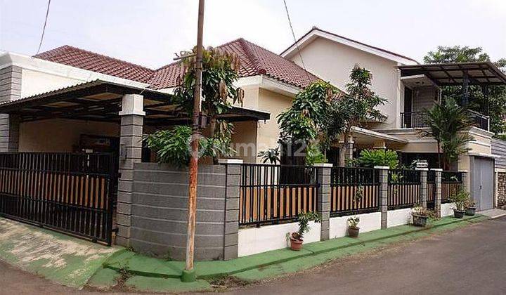 Rumah Hook Terawat di Pondok Bambu Jakarta Timur 1