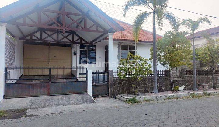 Rumah di Mojoklanggru Wetan Surabaya Timur, tanah ngantong lebar belakang, Row Jalan Lebar 1