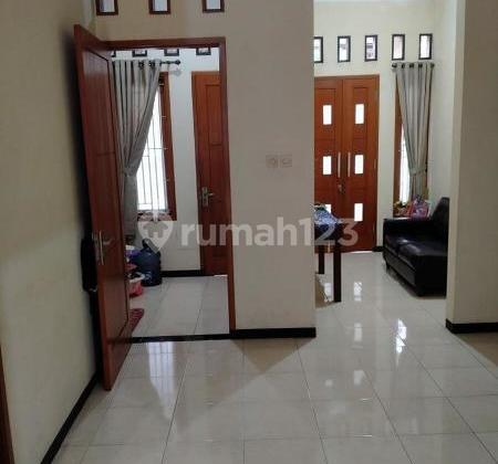 Fast Ready-to-Occupy House in Cinere Depok within a Complex, Strategic Location 2