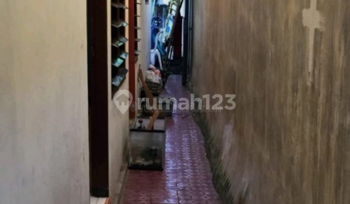 Rumah Dalam Gang Di Daerah Cilandak Jakarta Selatan Rumah Dalam Gang Di Daerah Cilandak Jakarta Selatan