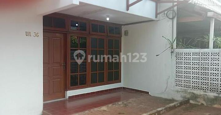 Rumah di Pondok Indah Jakarta Selatan Lingkungan Asri 2